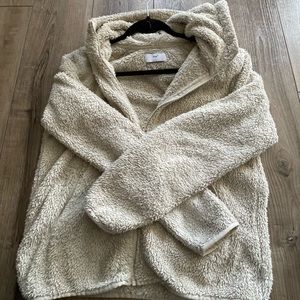 COPY - Aritzia (TNA) sherpa zip up
